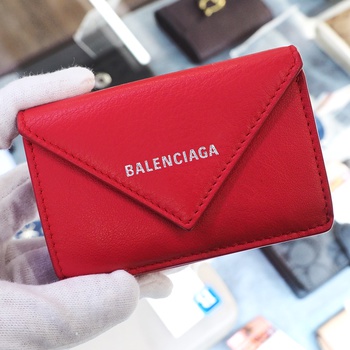 BALENCIAGA.JPG