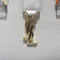 SAINT LAURENT ロゴ金具部分 220121.JPG