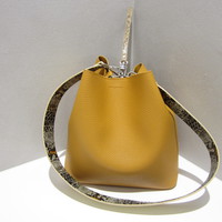 FIND KAPOOR PINGO BAG 正面 220210.JPG